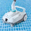 Imagine 4/4 - INTEX Deluxe Auto Pool Cleaner ZX100 – Aspirator automat pentru piscină  Acest aspirator automat de piscină, puternic și eficient, este alegerea ideală pentru toate piscinele supraterane INTEX echipate cu racorduri și supape de Ø 38 mm. Potrivit și pentru