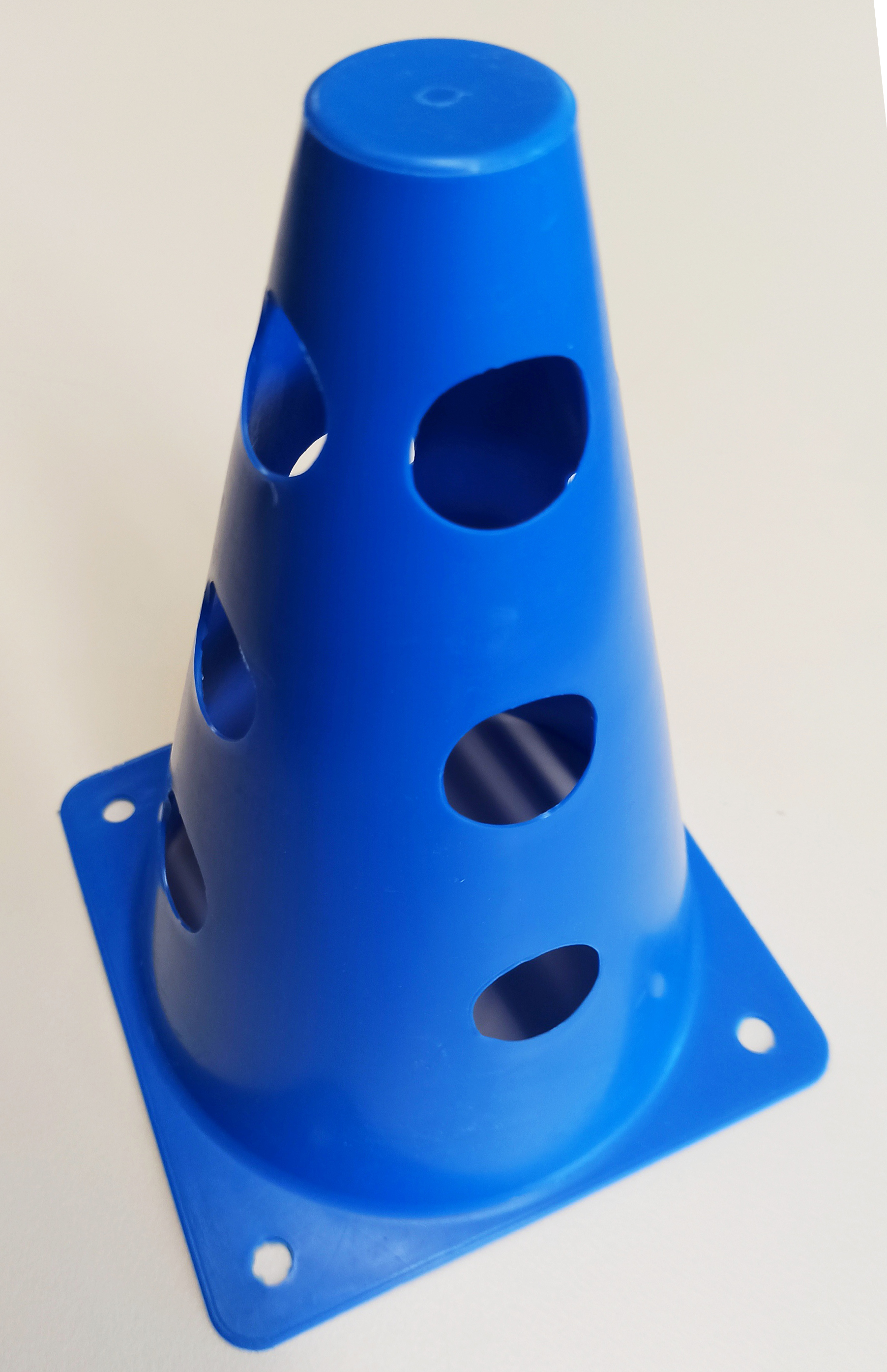 Con de vârf închis cu 4×3 găuri, 23 cm, albastru VINEX